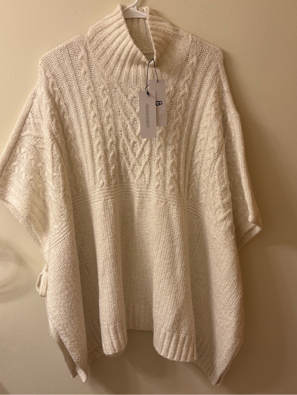 UGG $130 • 36” PTP • 2019 Cream Cable-Knit Poncho Sweater•  new with tags - Picture 2 of 10